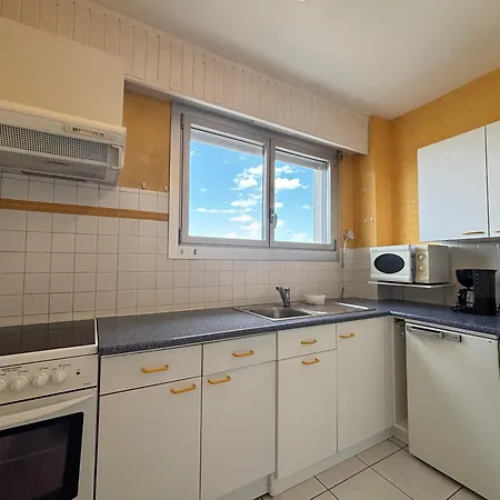 Avec Vue Et Balcon, 10eme Etage - Fr-1-197-630 *