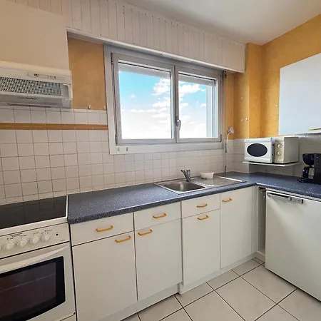 Avec Vue Et Balcon, 10eme Etage - Fr-1-197-630