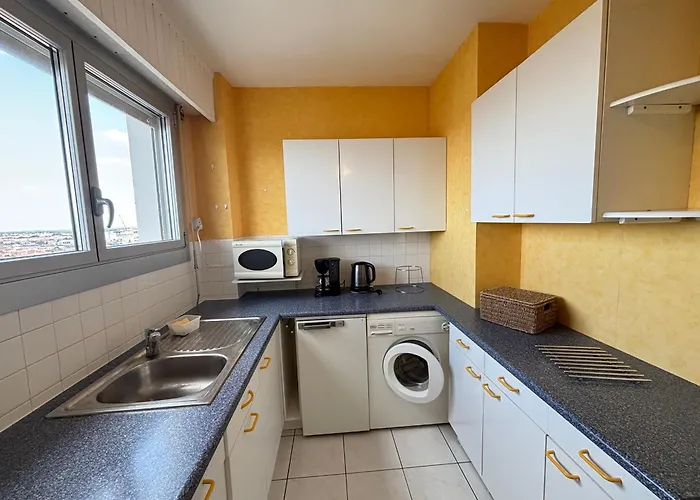 Avec Vue Et Balcon, 10eme Etage - Fr-1-197-630 Les Sables-dʼOlonne